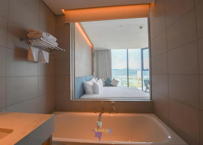 A La Carte Beachfront Condotel Apartment *